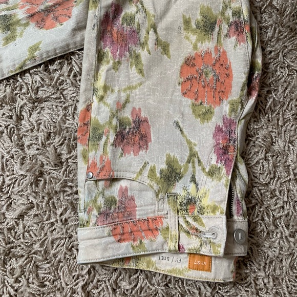 Anthropologie patterned jeans - Picture 2 of 6